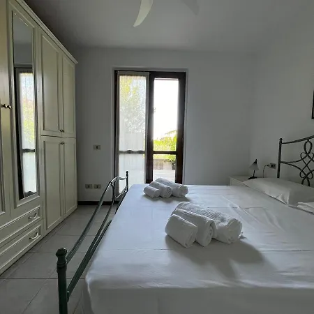Residenza Adore With Pool, Parking, And Wi-fi Apartamento Sirmione